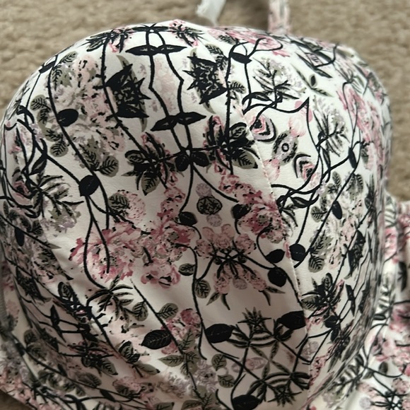 Cacique Black and Pink Floral Bra SZ 40DDD - Picture 2 of 7
